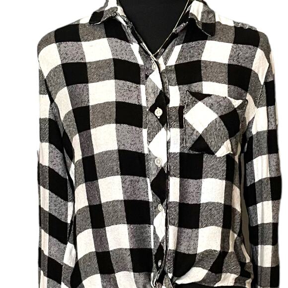 3/$15 Harper Heritage Black and White Plaid Button Down Long Sleeve Fall Blouse - Picture 6 of 6